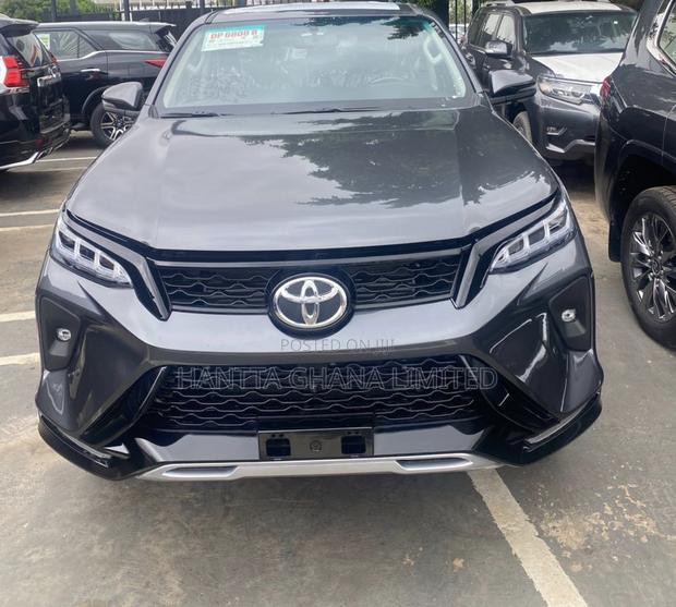 New Toyota Fortuner 2025 Black
