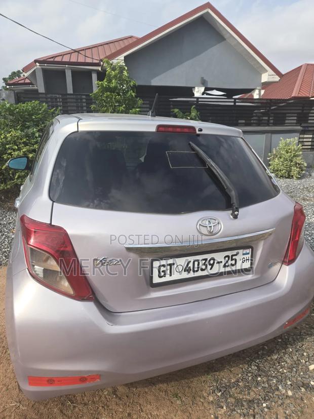 Toyota Vitz 2018 Gray