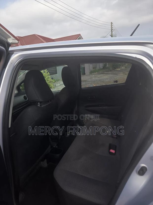 Toyota Vitz 2018 Gray