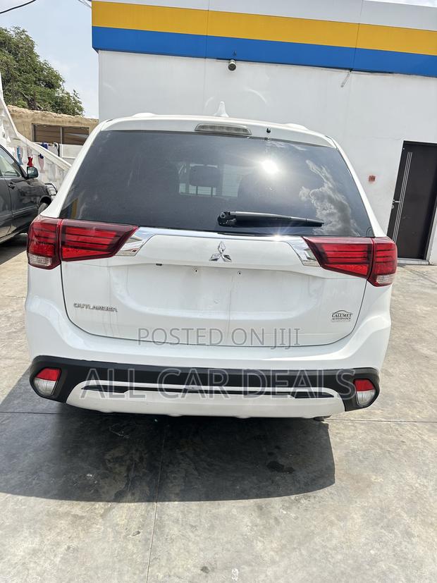 Mitsubishi Outlander SE FWD 2020 White