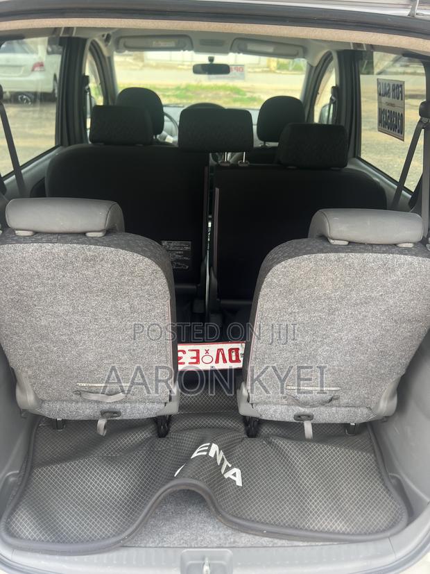 Toyota Sienta 1.5 FWD 2014 Silver