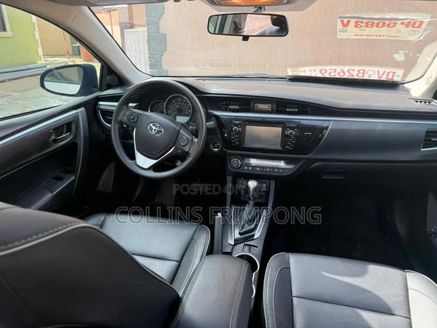 Toyota Corolla 2016 Silver