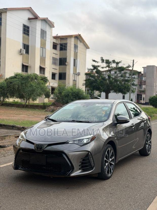 Toyota Corolla SE 4dr Sedan (1.8L 4cyl CVT) 2017 Gray