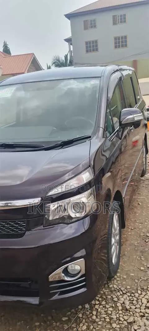 Toyota Voxy 2014 Beige