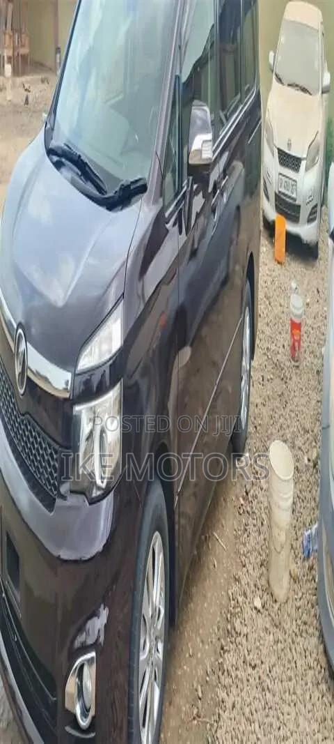 Toyota Voxy 2014 Beige