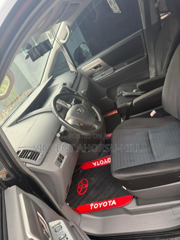 Toyota Voxy V 2WD 8-Seater 2013 Black