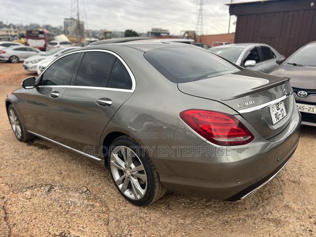 Mercedes-Benz C300 2016 Gray