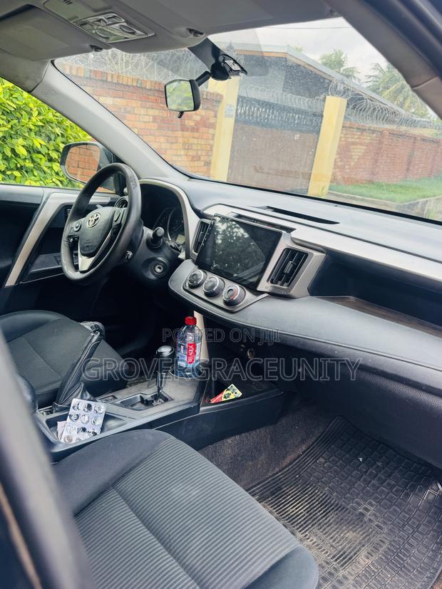 Toyota RAV4 LE 4dr SUV (2.5L 4cyl 6A) 2015 Gray