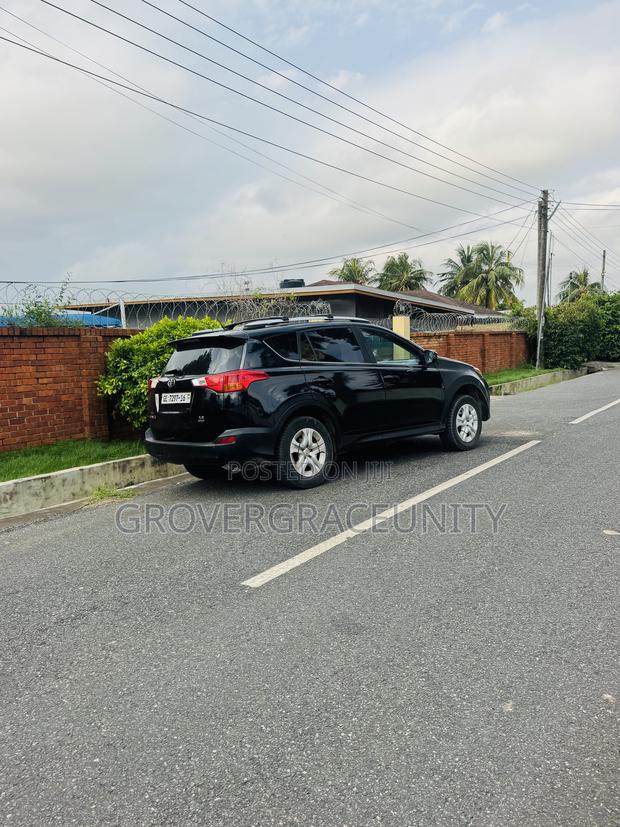 Toyota RAV4 LE 4dr SUV (2.5L 4cyl 6A) 2015 Gray