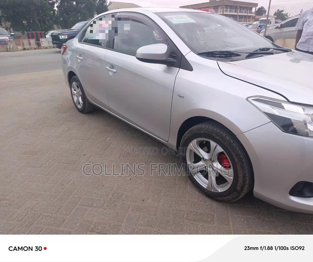 Toyota Yaris 2017 Silver