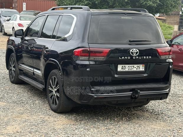 Toyota Land Cruiser 2015 Black