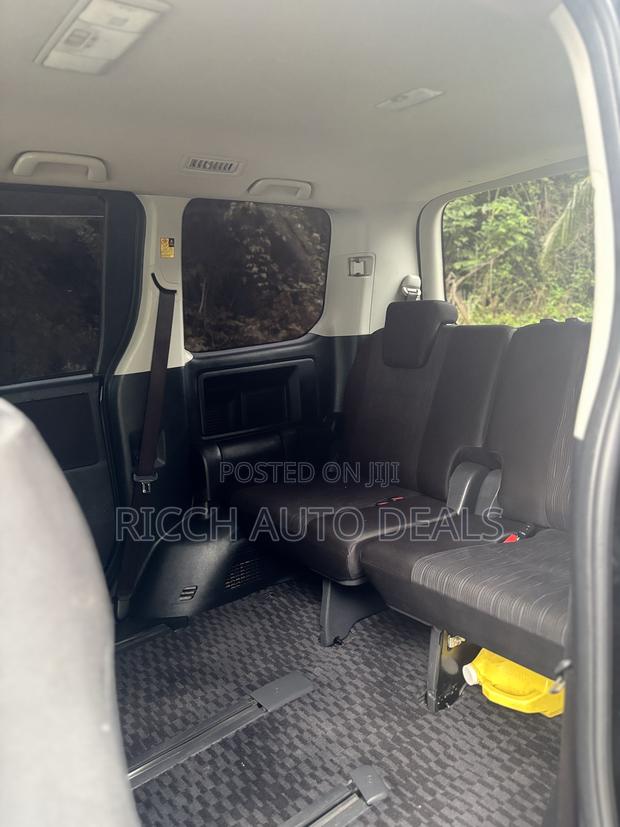 Toyota Voxy ZS Kirameki II 2WD 8-Seater 2011 Black