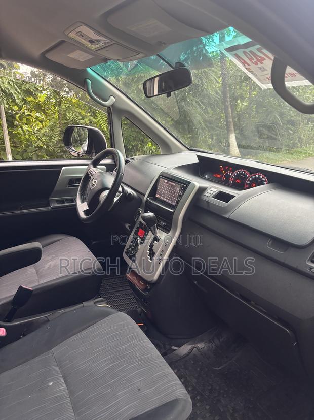 Toyota Voxy ZS Kirameki II 2WD 8-Seater 2011 Black
