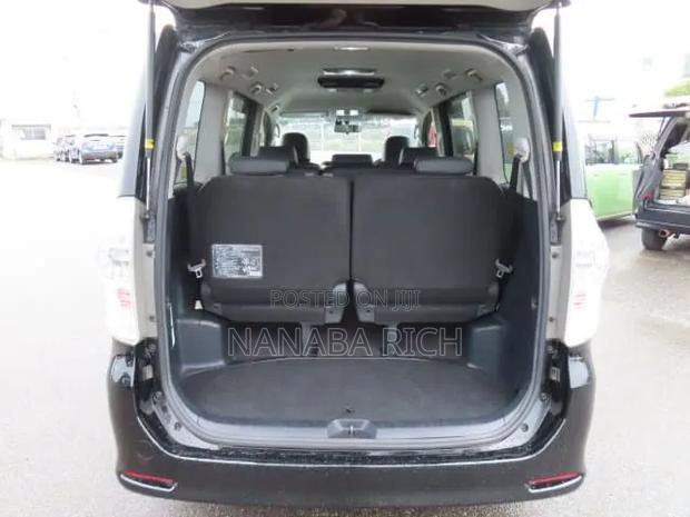 Toyota Voxy 2013 Black
