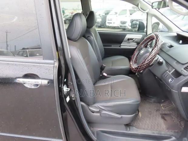 Toyota Voxy 2013 Black