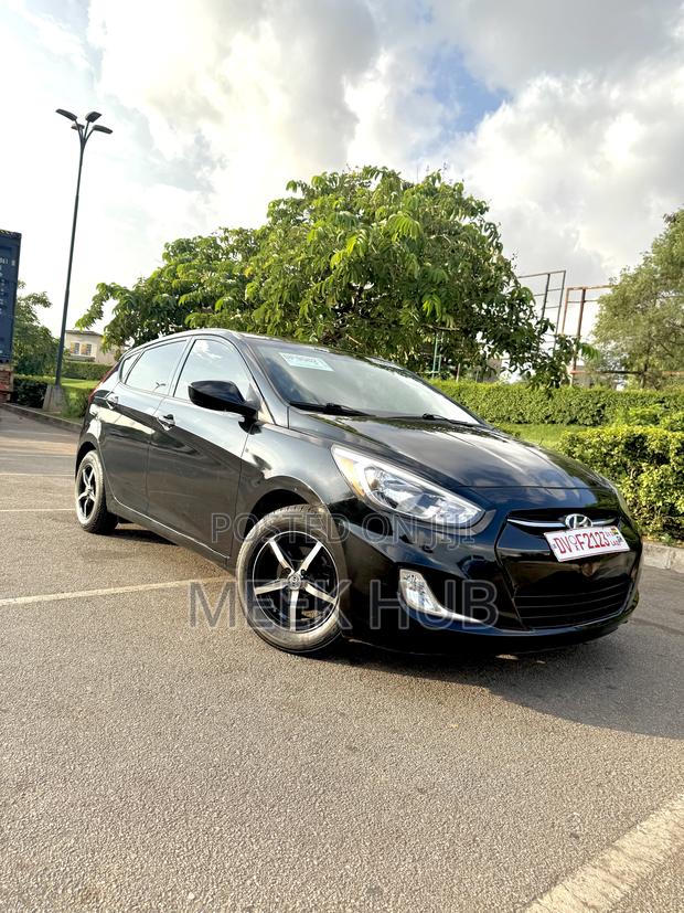 Hyundai Accent SE Hatchback 2016 Black