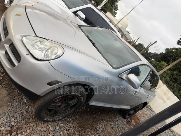 Porsche Cayenne 2010 Silver