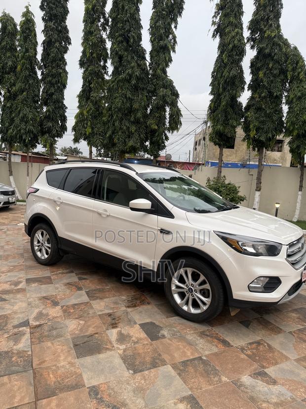 Ford Escape SE 4x4 2018 Pearl