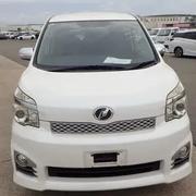 Toyota Voxy 2013 White for sale