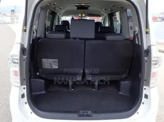 Toyota Voxy 2013 White