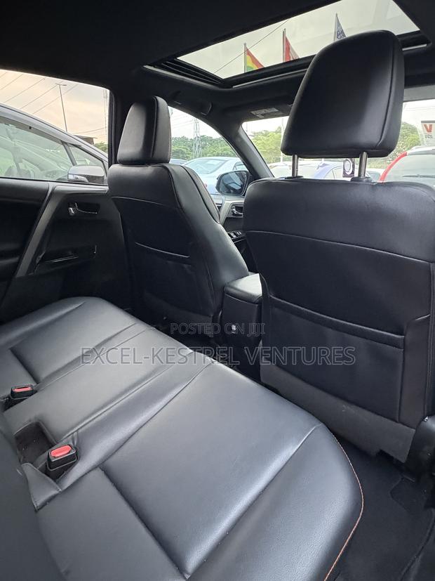 Toyota RAV4 SE 4dr SUV (2.5L 4cyl 6A) 2018 Black