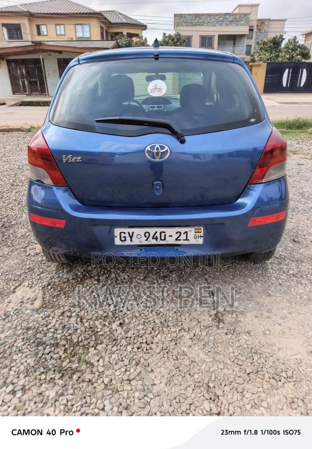 Toyota Vitz 2010 Blue