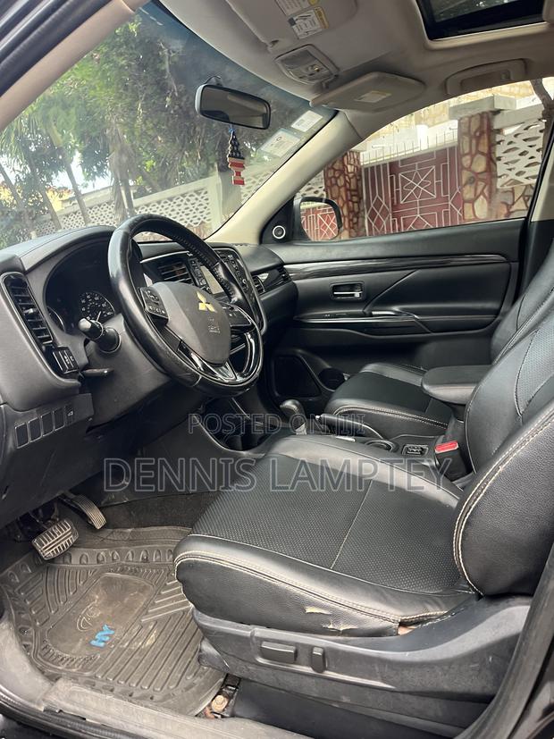 Mitsubishi Outlander 2016 Black