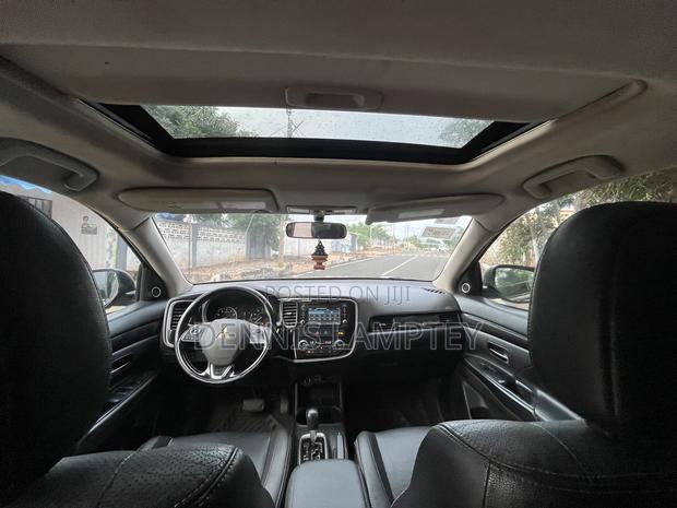 Mitsubishi Outlander 2016 Black