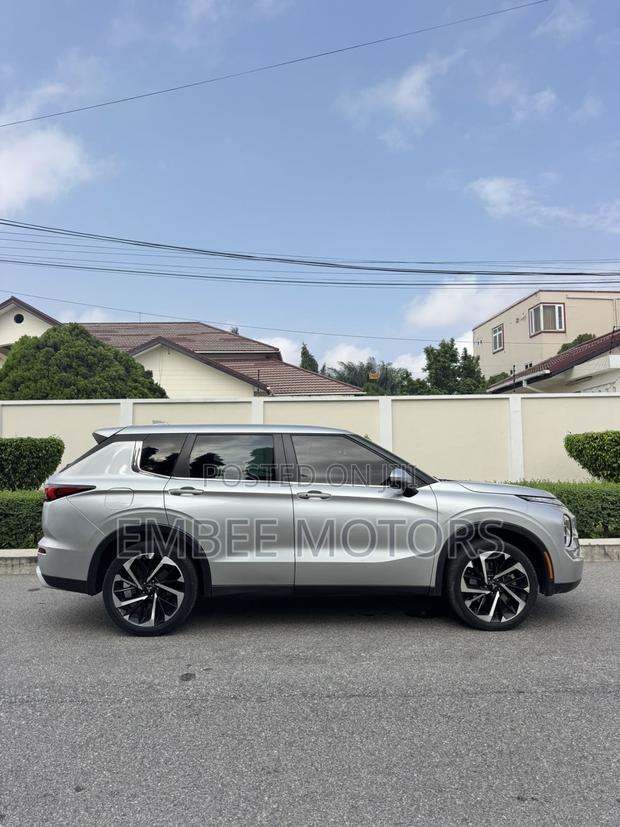 Mitsubishi Outlander SE Special Edition 2023 Silver