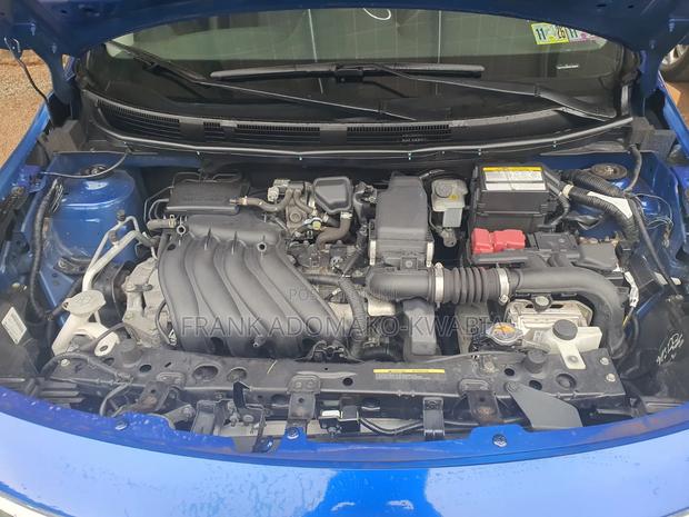 Nissan Versa 1.6 SV 2016 Blue