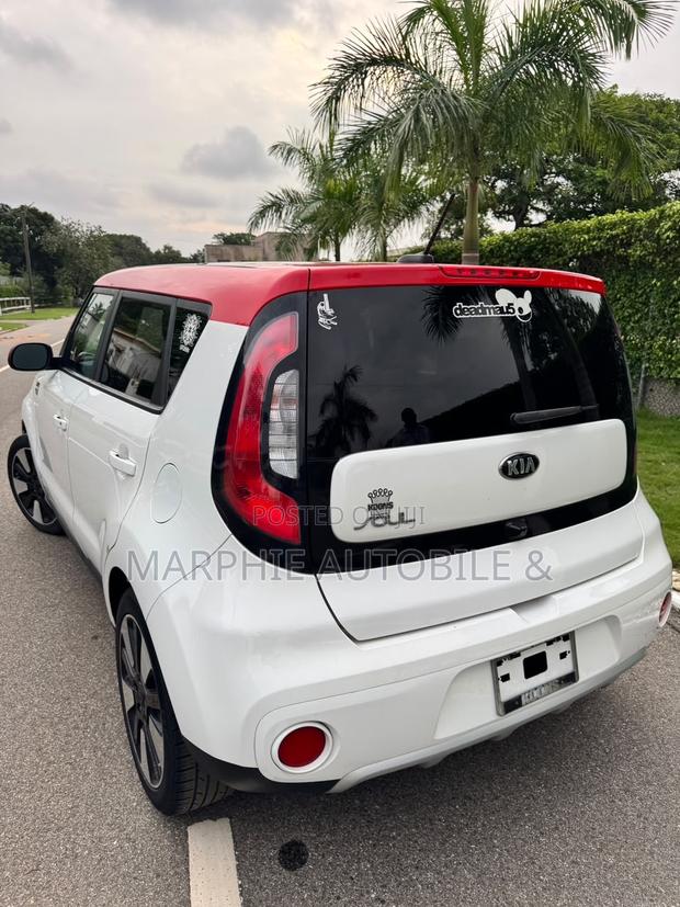 Kia Soul Hatchback 2019 White