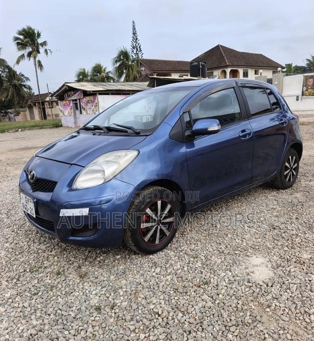 Toyota Vitz 2010 Blue