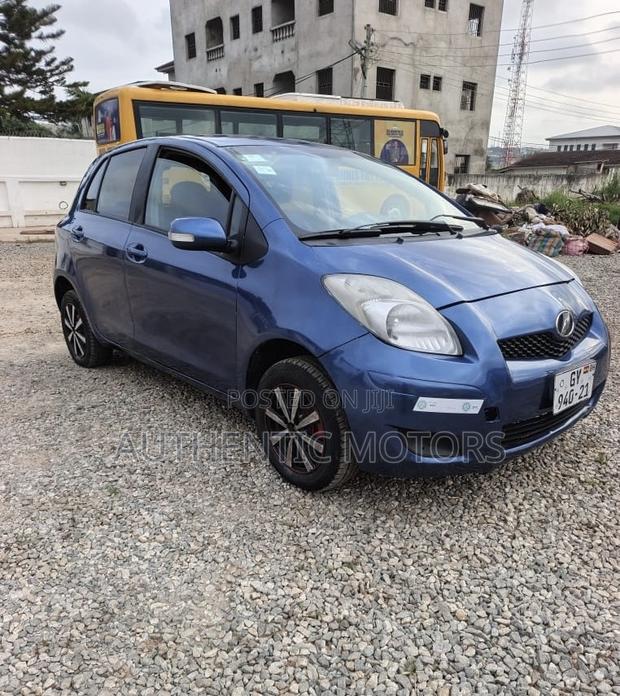 Toyota Vitz 2010 Blue