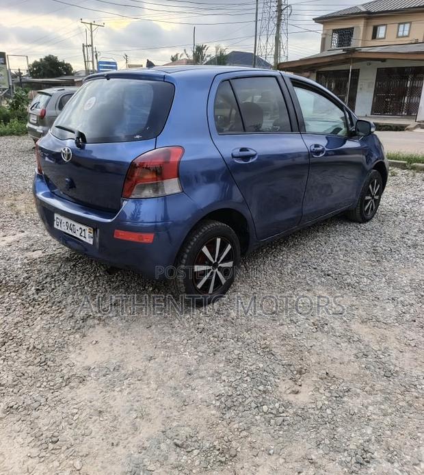 Toyota Vitz 2010 Blue