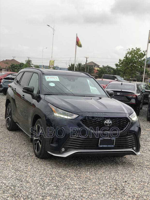 Toyota Highlander XSE 2022 Blue