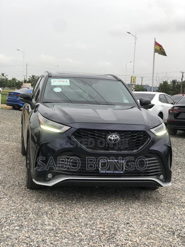 Toyota Highlander XSE 2022 Blue