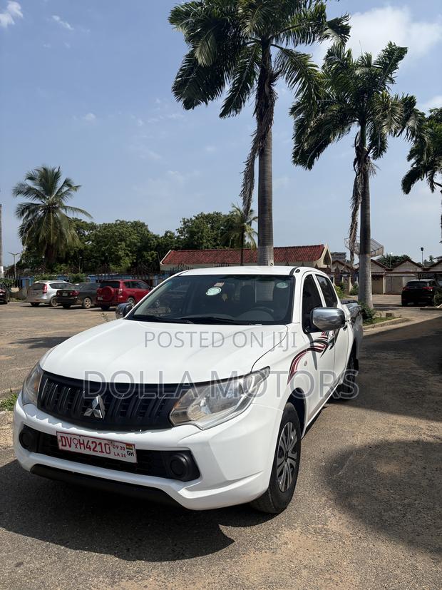 Mitsubishi L200 Club Cab 2.2 4WD 2016 White