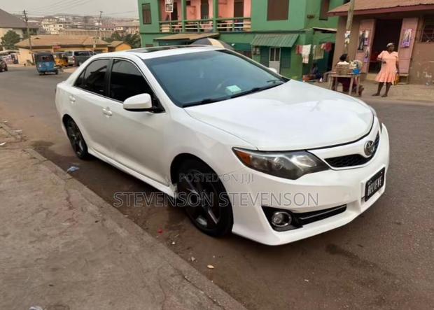 Toyota Camry LE 4dr Sedan (2.5L 4cyl 6A) 2014 White