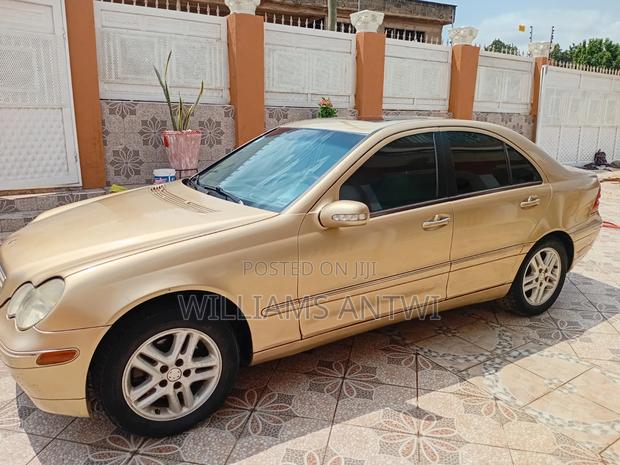 Mercedes-Benz C240 2003 Gold