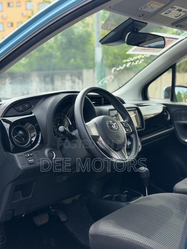 Toyota Vitz 2015 Blue