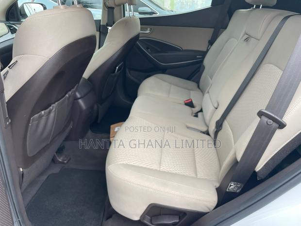 Hyundai Santa Fe SE AWD 2017 White