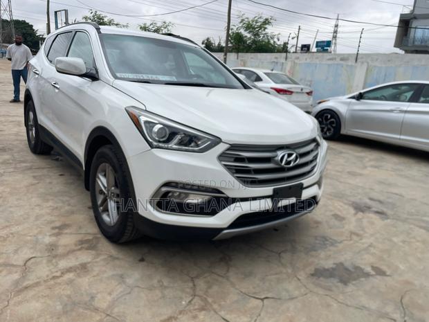 Hyundai Santa Fe SE AWD 2017 White