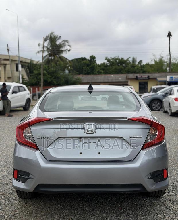 Honda CR-V Touring 4dr SUV (1.5L 4cyl CVT) 2017