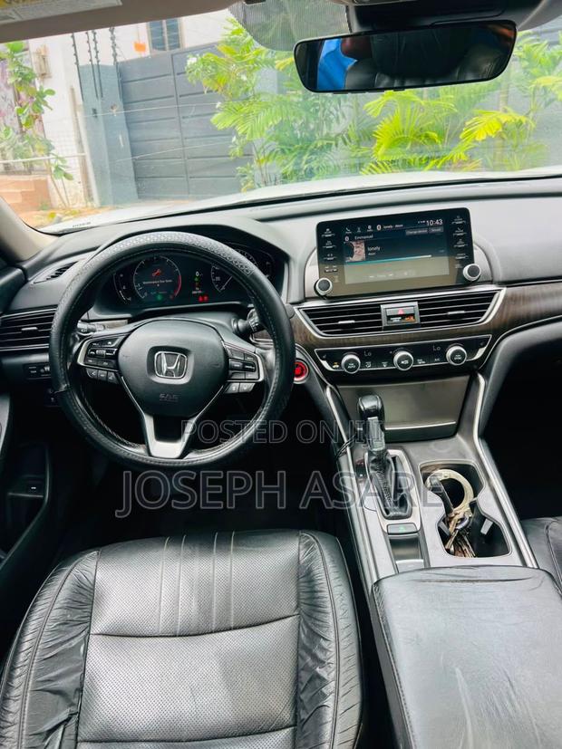 Honda Accord Touring 2.0T 2018 White