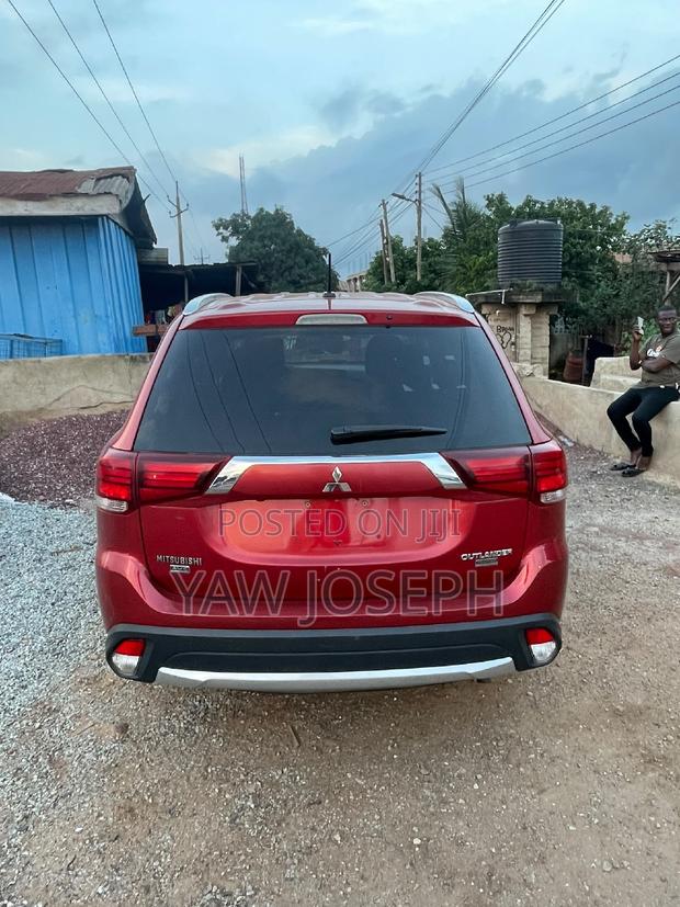 Mitsubishi Outlander 2016 Red