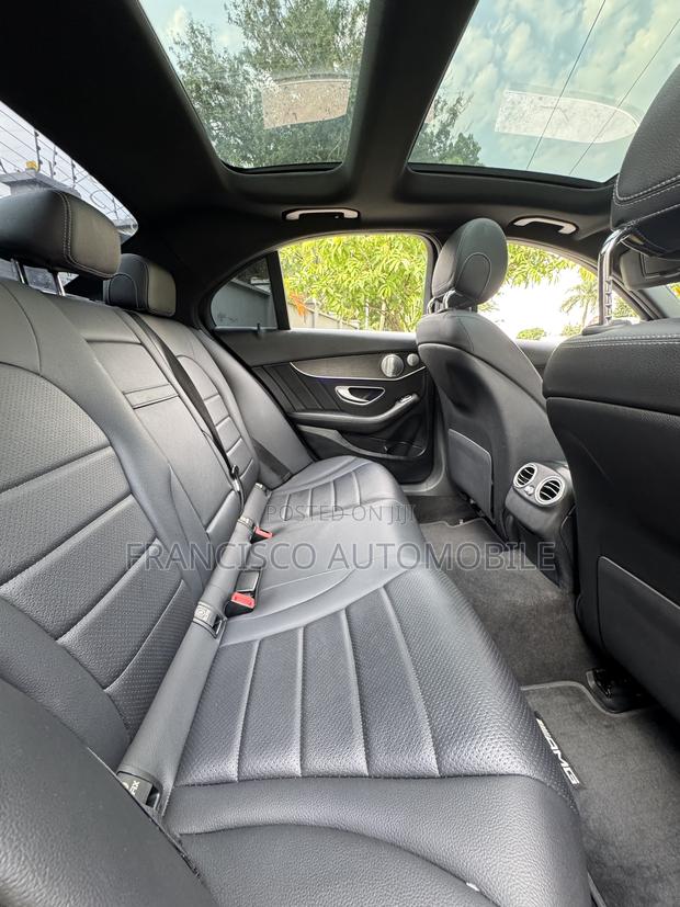 Mercedes-Benz C300 2020 Gold
