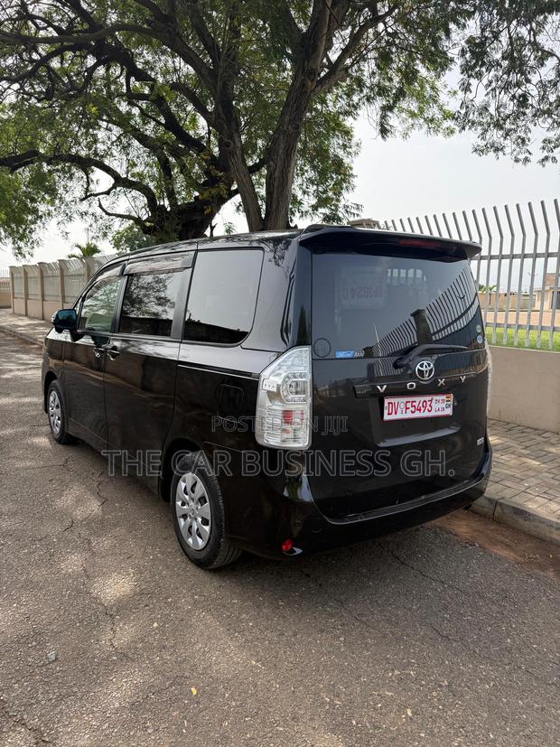 Toyota Voxy 2012 Black