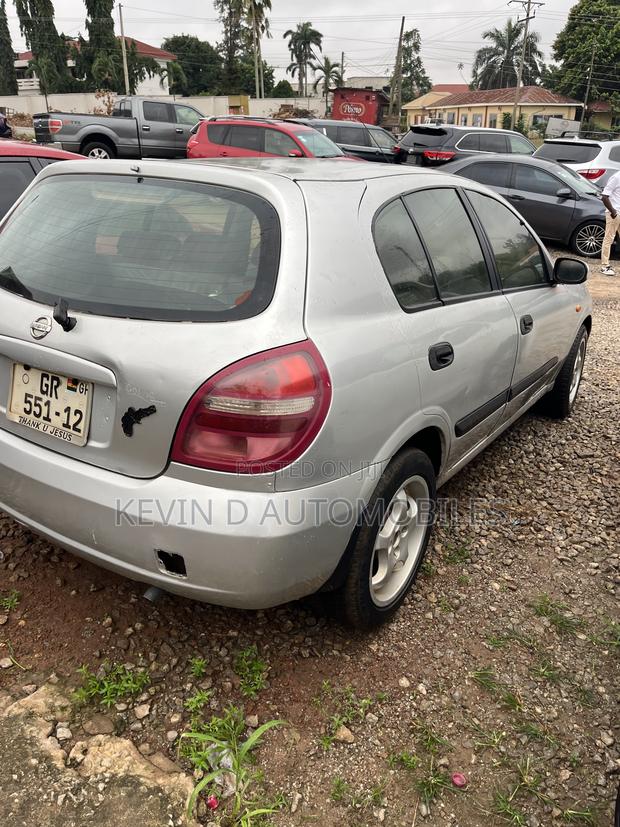 Nissan Almera Tino 2004 Silver