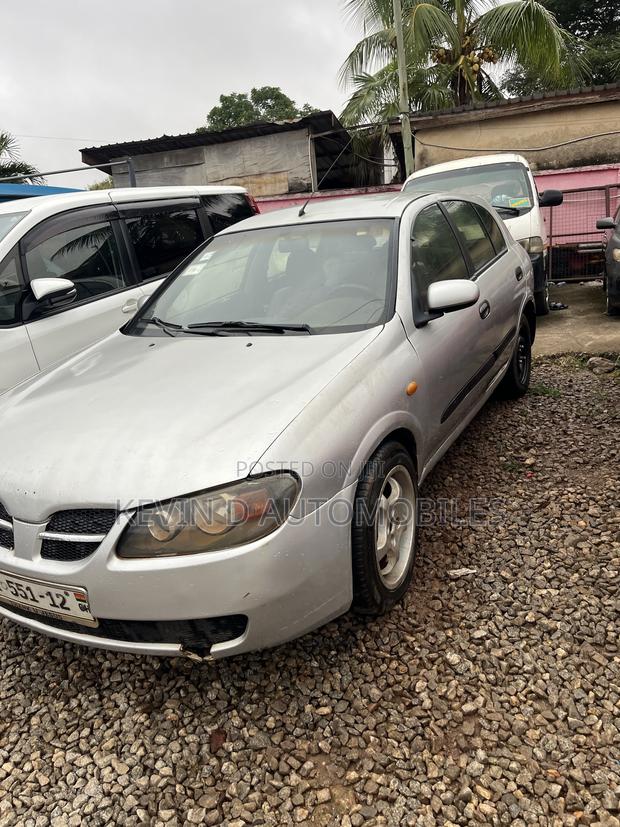Nissan Almera Tino 2004 Silver