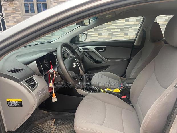 Hyundai Elantra SE 4dr Sedan (1.8L 4cyl 6A) 2015 Silver